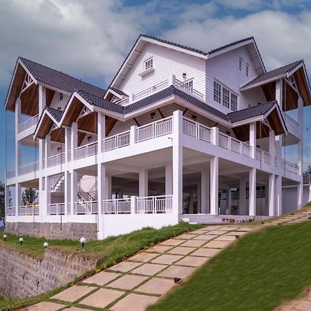 Hotel Petals Nilgiris Utakamand Zewnętrze zdjęcie